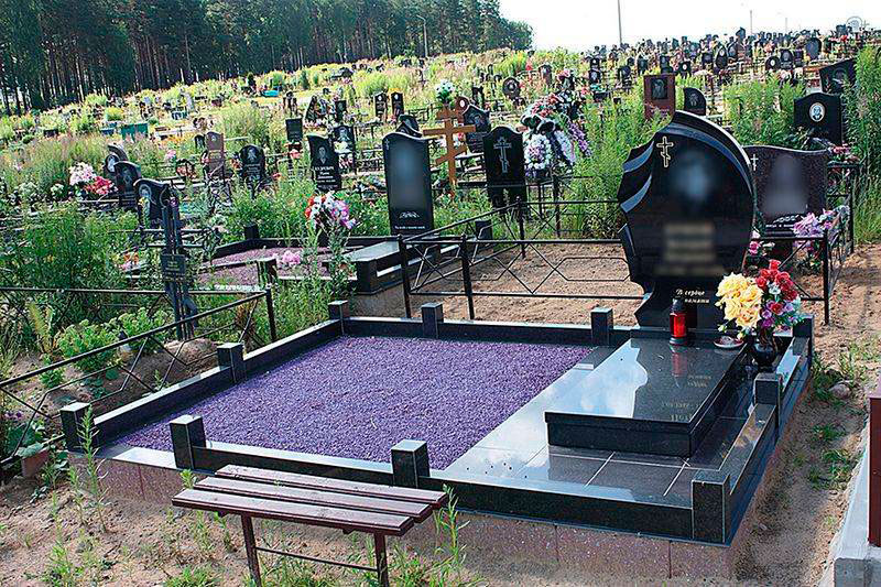 Благоустройство захоронений в Барнауле, установка памятников и оградок на могиле, уход за захоронениями